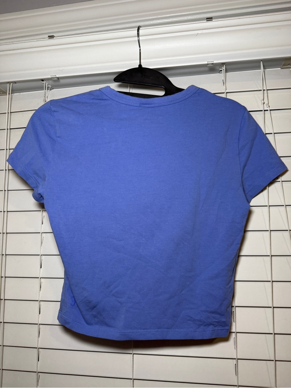Aritzia Tna Periwinkle Short Sleeve Cutout Crop Top - Picture 3 of 4
